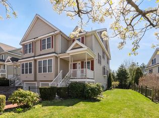 28 Andrea Cir UNIT 28, Needham Heights, MA 02494
