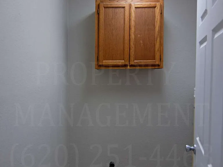 608 Waverly Way — Photo 13