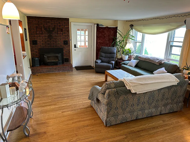 404 Conlon Rd — Photo 8