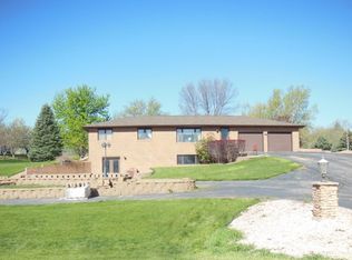 2305 Valli Hi Rd, Norfolk, NE 68701