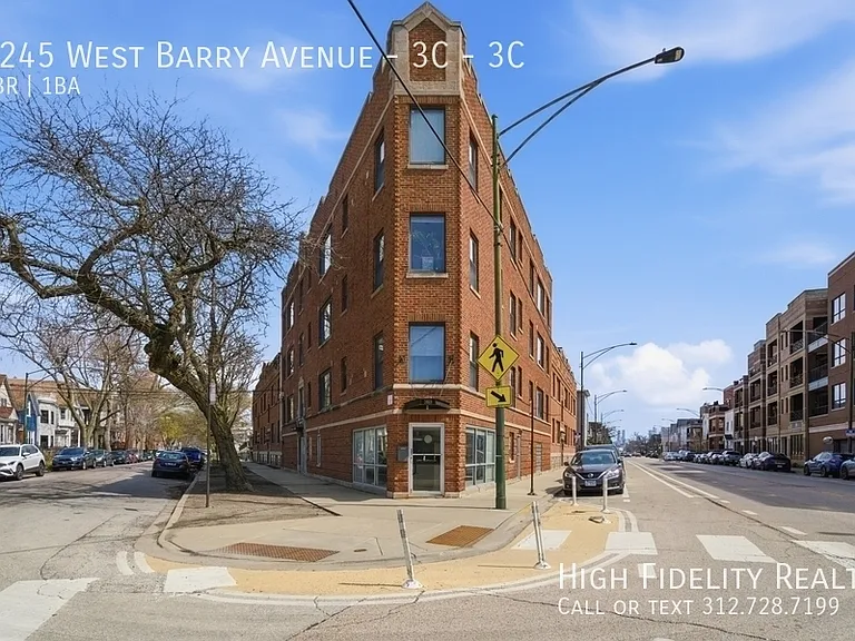 2245 W Barry Ave #3C — Photo 1