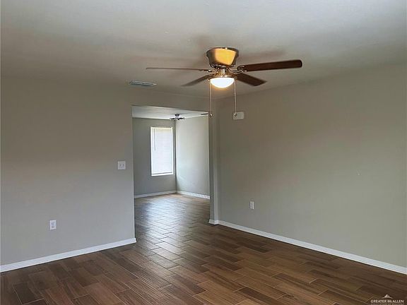 3rd image of 816 Redwood Ave