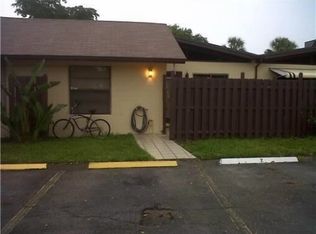 103 Gate Rd, Hollywood, FL 33024