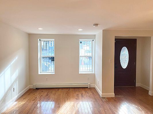 3rd image of 851 Herkimer St #1