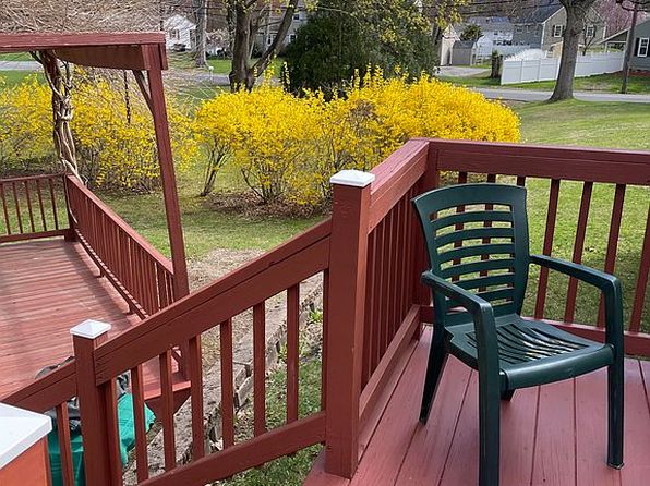 82 Fox Ave, Dracut, MA 01826