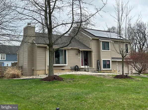 14 Snowball Ct, Mount Laurel, NJ 08054