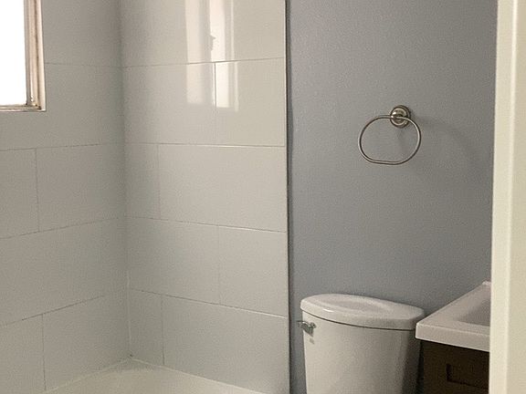 4th image of 10720 Long Beach Blvd #10
