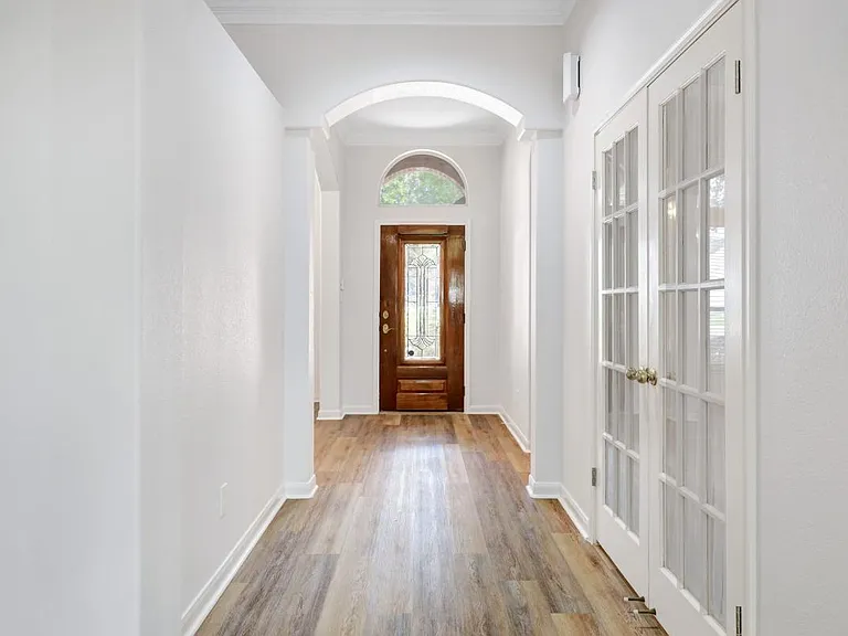 26 Silverhorn Dr — Photo 3