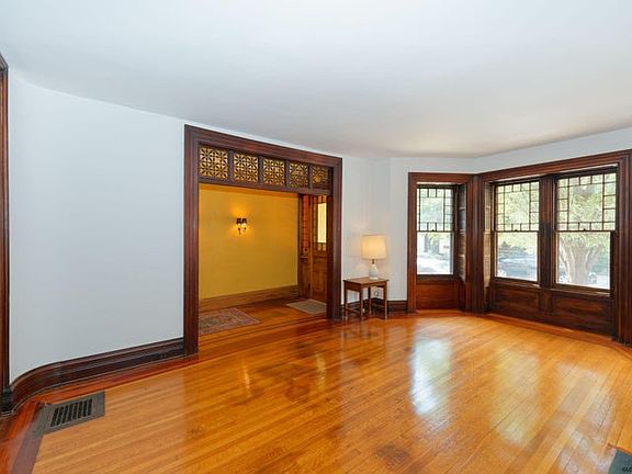 5th image of 150 2nd St