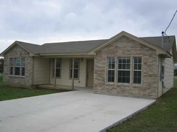 750 Fallen Oak Dr, Bertram, TX 78605