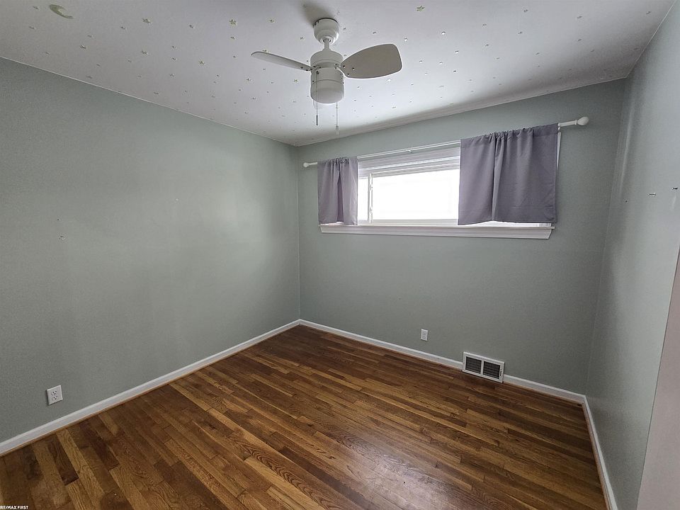 22324 Spitzley St, photo 12