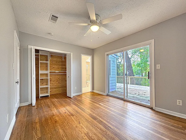 448 E Pharr Rd — Photo 8