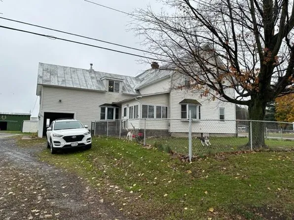 1 Grew Rd, Mooers, NY 12958