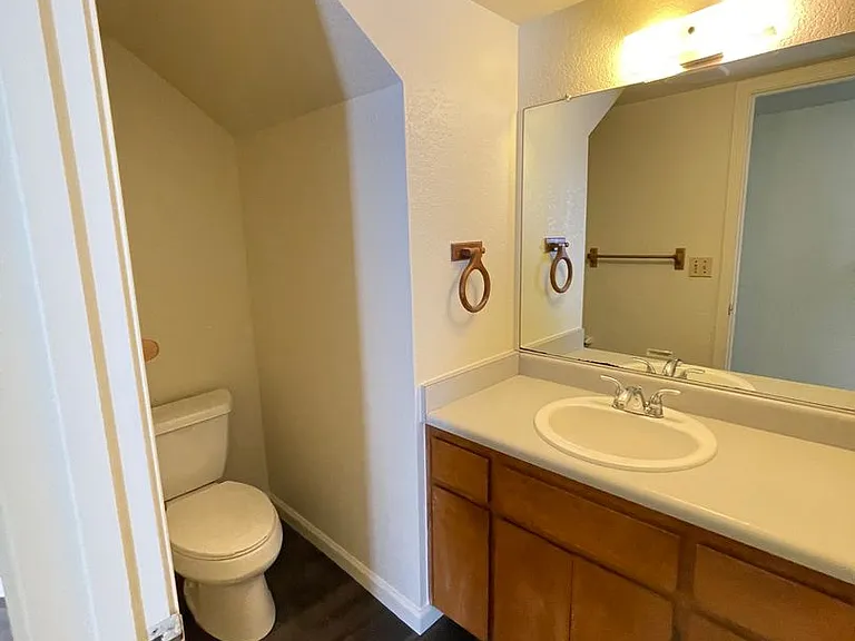 814 Almond St #A — Photo 4