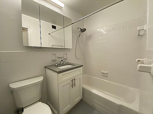 5th image of 305 E 86th St APT 14HW