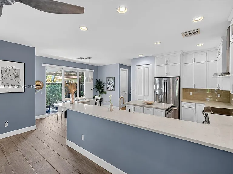 608 SW 15th St — Photo 11