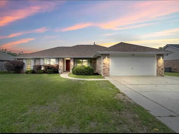 4806 Oscar Ln, Pace, FL 32571