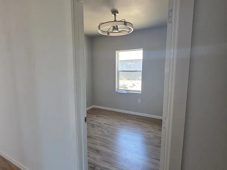 33930 Mission Trl — Photo 2