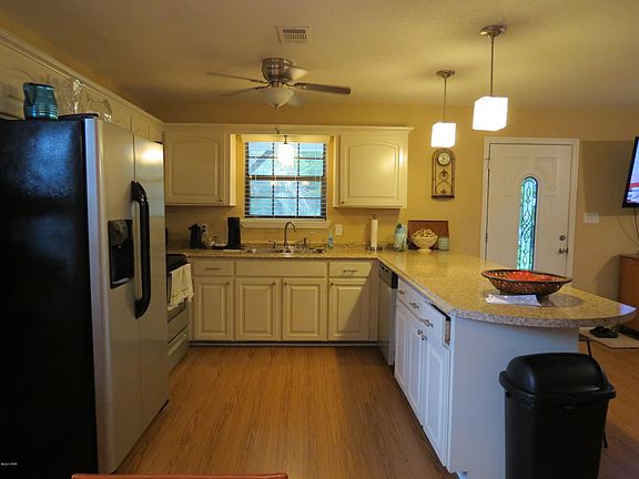 3rd image of 419 Gulf View Dr