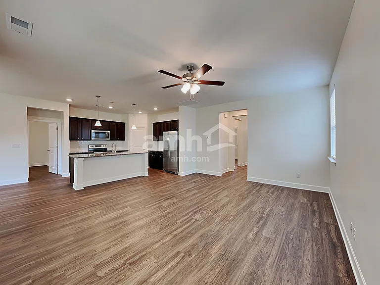 5823 Zurich Rd — Photo 7