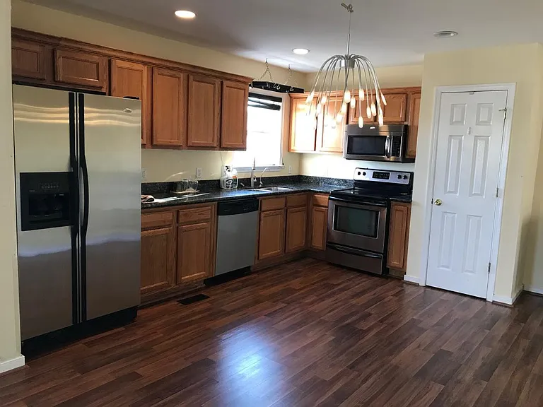 2508 Porter St — Photo 15