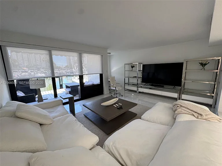 336 Poinciana Dr #1008 — Photo 10