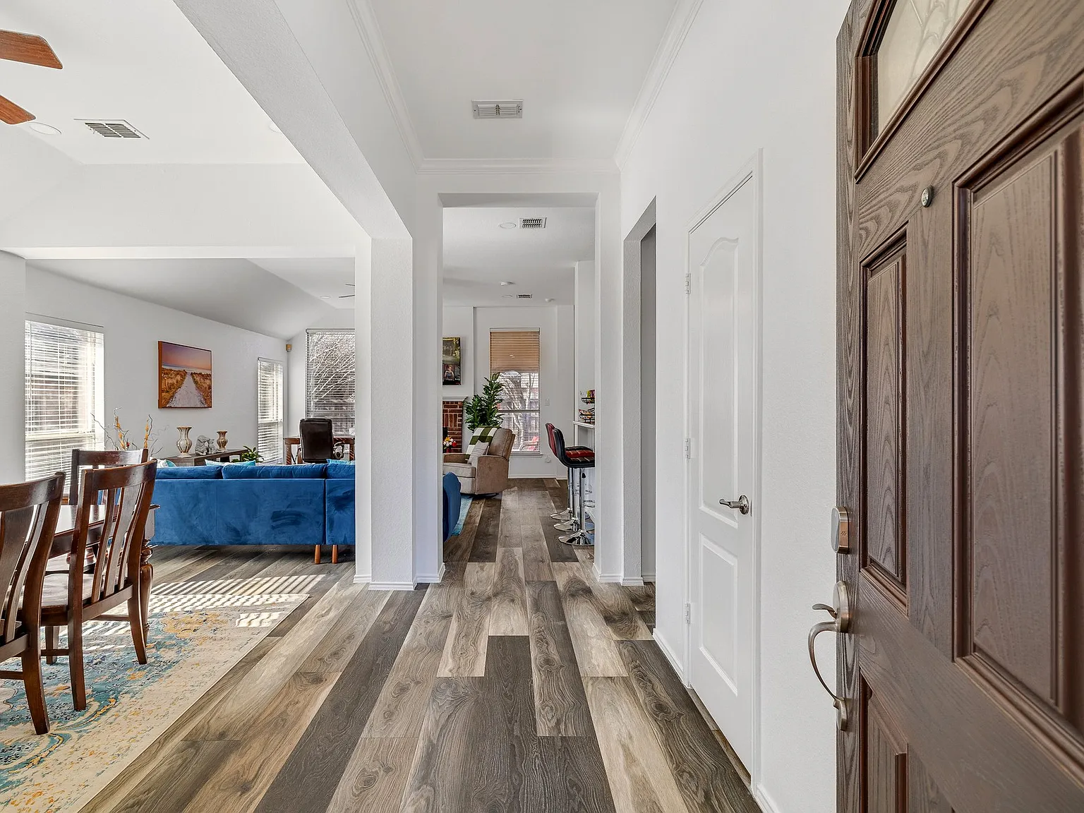 3 bed, 1613 sqft, $5,700 — Photo 3
