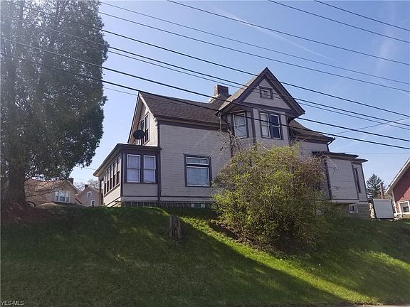 5th image of 405 Park Ave