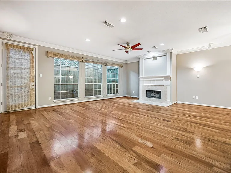 4443 Castle Court Pl — Photo 2