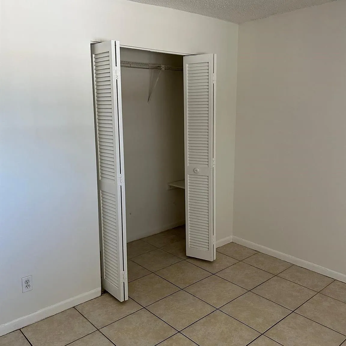 2 bed, 1.0 bath, 830 sqft, $1,750 — Photo 4