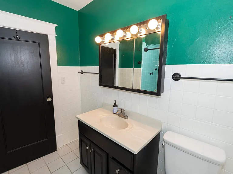 1106 Woodward Ave — Photo 20