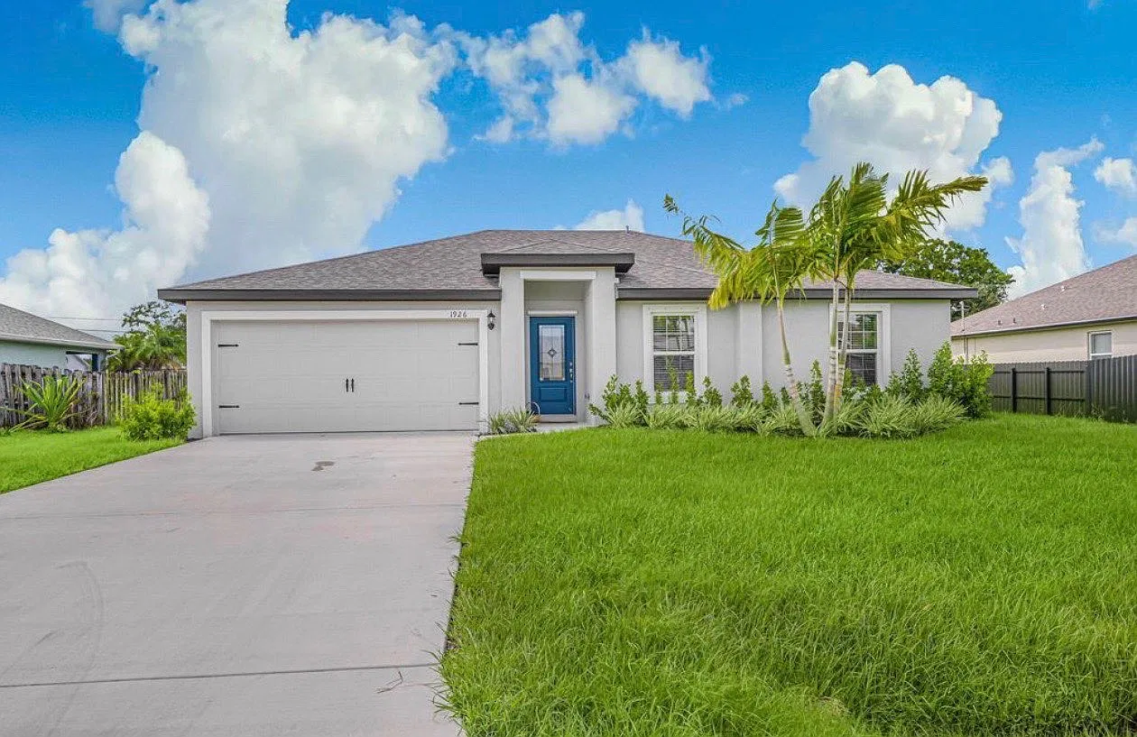 3 bed, 1270 sqft, $2,250 — Photo 1