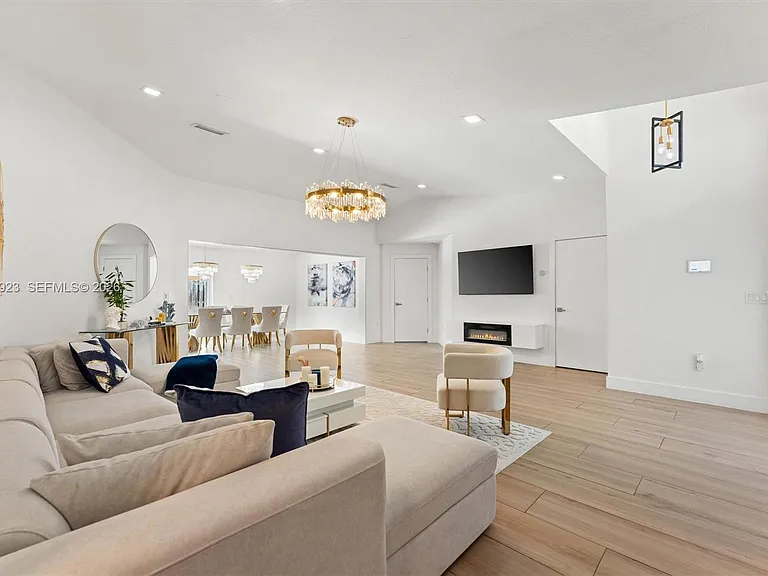 16841 SW 5th Ct — Photo 9