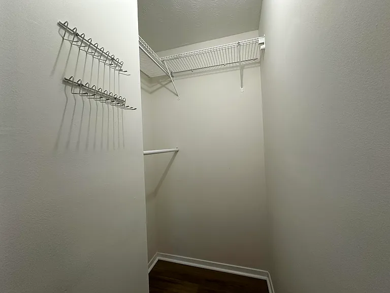 1801 Queen Anne Ct — Photo 15