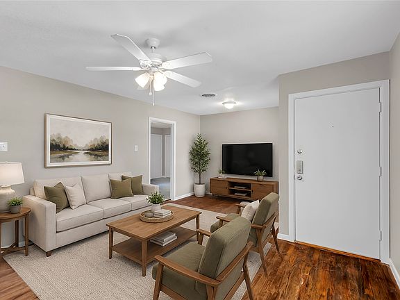 3rd image of 2308 Muret St