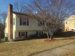 63 Robertson Dr, Hamden, CT 06518