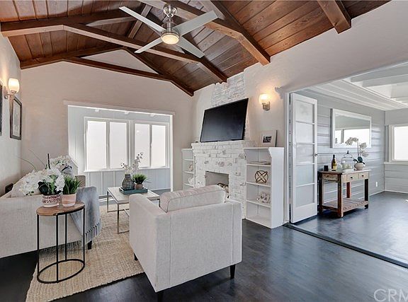 2nd image of 3905 Crest Dr