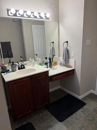 6110 Griffith Loop — Photo 24