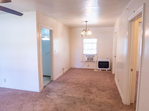 5th image of 704 E Austin Ave