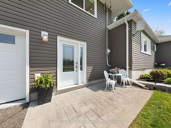 4th image of 5525 Penetanguishene Rd