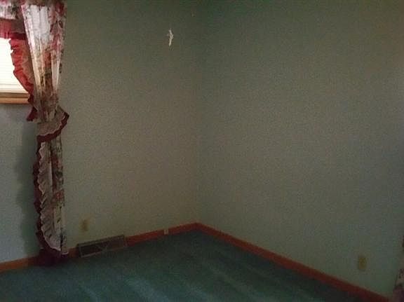 3rd image of 550 S 52nd St