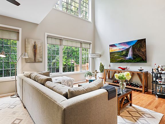 4th image of 63 Spyglass Cir