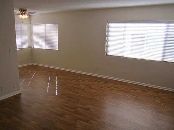 3rd image of 12030 Goshen Ave