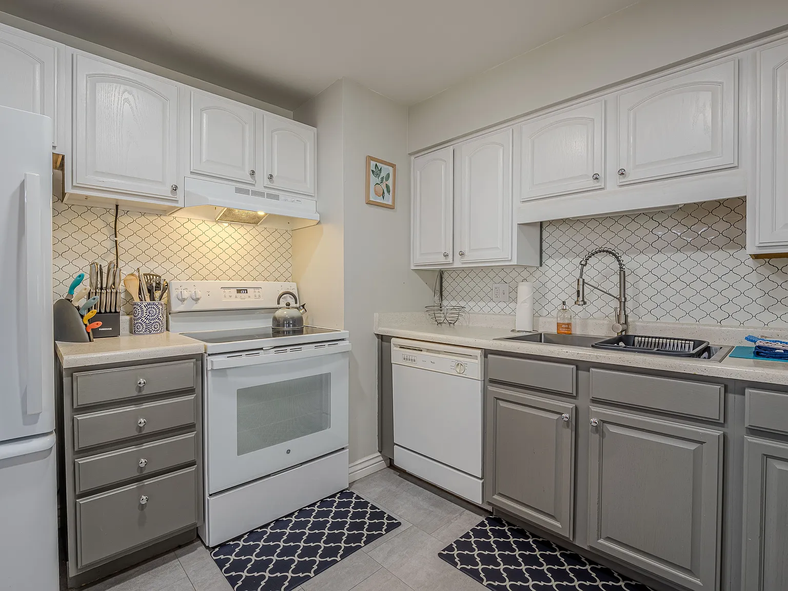 3 bed, 1020 sqft, $2,250 — Photo 3