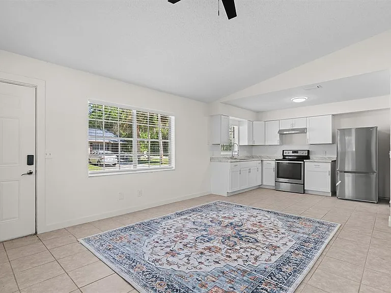 450 N Elmwood Point — Photo 4