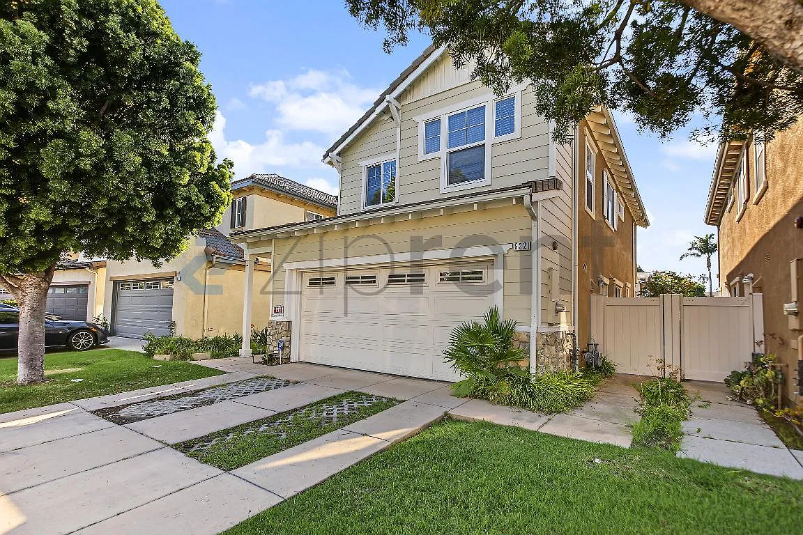 3 bed, $3,785 — Photo 3