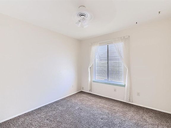 4th image of 1747 E Parkview Ave