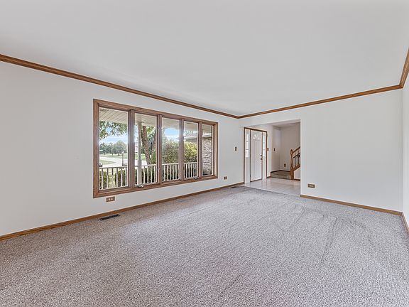 3rd image of 1761 Pheasant Ln