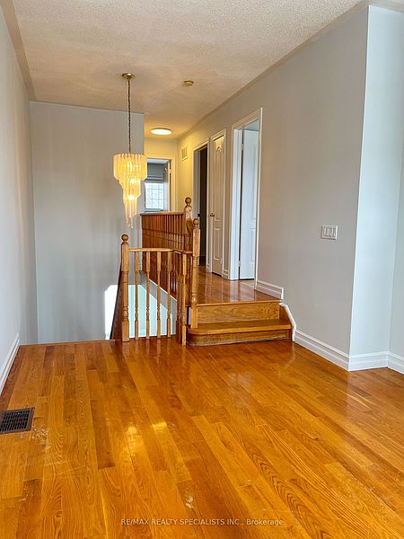 Mississauga House for rent - 3 Bedrooms — photo 14