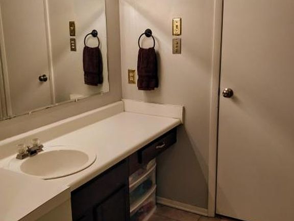 4th image of 106 Fleetwood Sq
